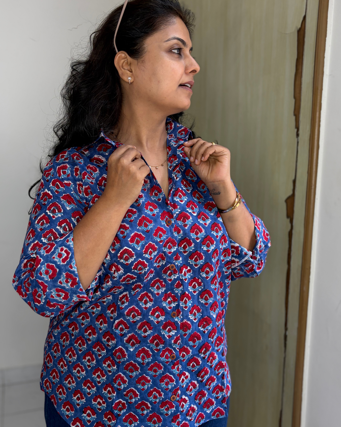 DEEP BLUE RED SHIRT