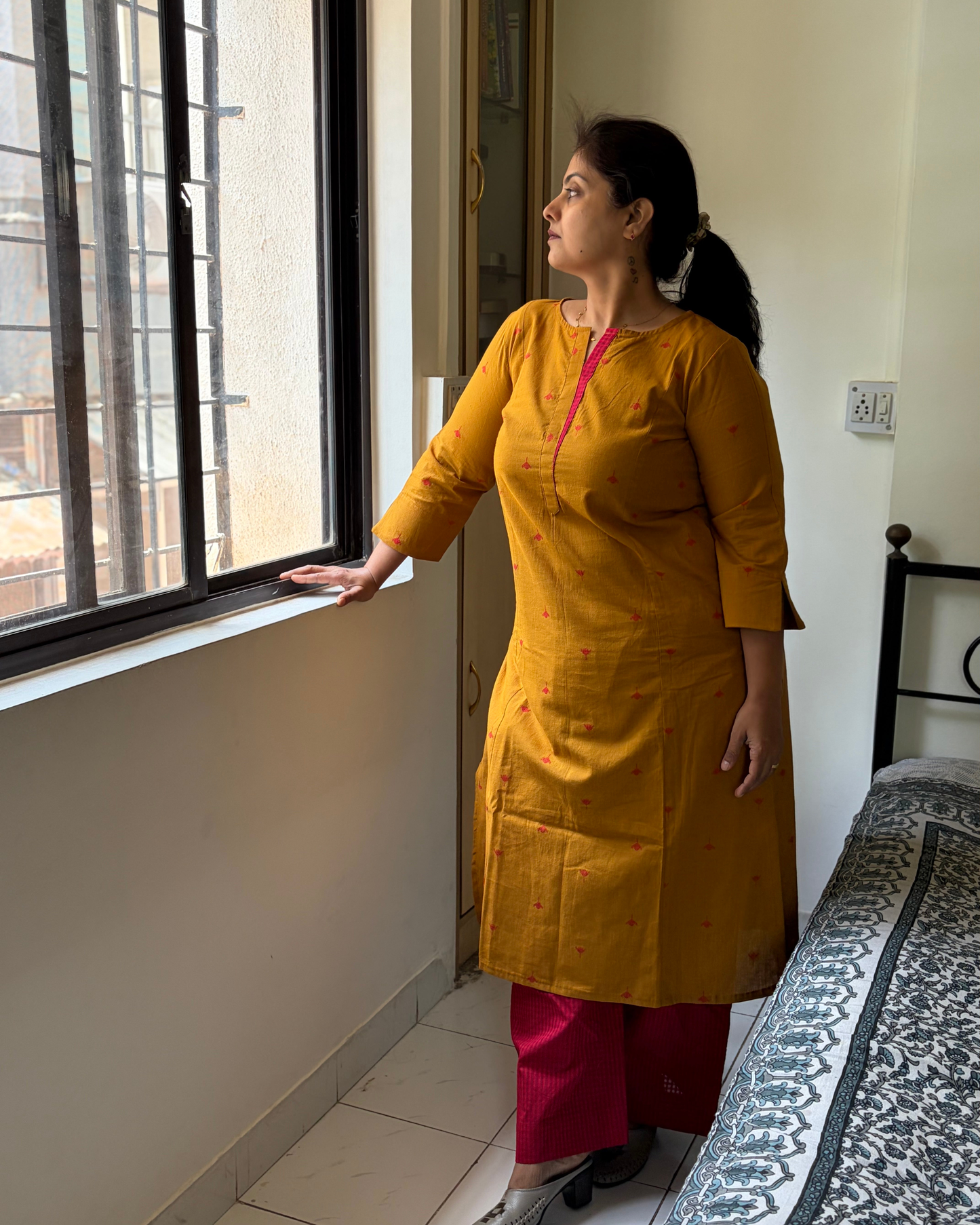 HANDLOOM YELLOW GOLD KURTI PANT SET